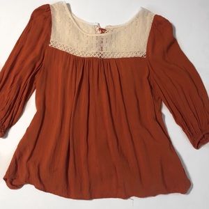 Blouse with lace details